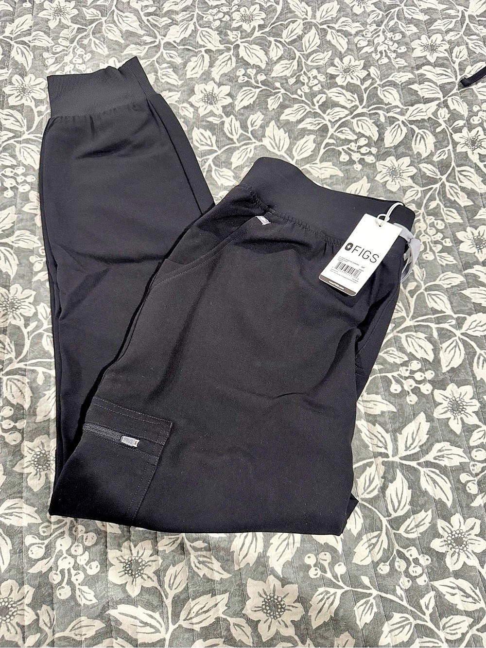 FIGS Zamora High-Rise Jogger Scrub Pant Black-women’s size Petite Medium